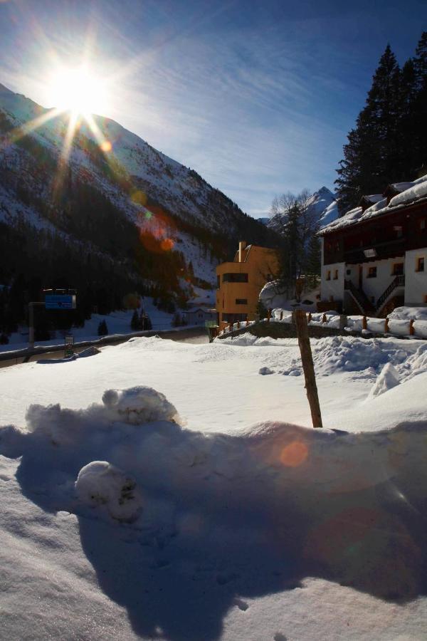 Rifugio Galtuer - Die 2 Ferienhaeuser Luaran gambar